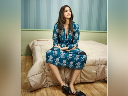 Sonam Kapoor's weekend plan is to lounge in the bed | Sonam Kapoor's weekend plan is to lounge in the bed