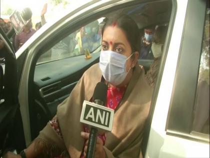 Smriti Irani slams Cong for its 'save cow, save farmers' rally in UP | Smriti Irani slams Cong for its 'save cow, save farmers' rally in UP