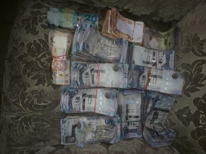 Foreign currency worth Rs 45 lakh concealed in peanuts, biscuits and edible food seized from passenger at Delhi airport | Foreign currency worth Rs 45 lakh concealed in peanuts, biscuits and edible food seized from passenger at Delhi airport