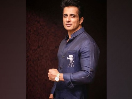 Sonu Sood gets COVID positive girl airlifted from Nagpur to Hyderabad for special treatment | Sonu Sood gets COVID positive girl airlifted from Nagpur to Hyderabad for special treatment