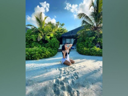 Sonakshi Sinha treats fans with pictures from Maldives vacation | Sonakshi Sinha treats fans with pictures from Maldives vacation