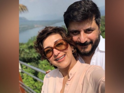 Sonali Bendre pens heartfelt message on 17th wedding anniversary post cancer recovery | Sonali Bendre pens heartfelt message on 17th wedding anniversary post cancer recovery