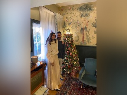Sonam Kapoor shares adorable snap with Anand from their Christmas celebration | Sonam Kapoor shares adorable snap with Anand from their Christmas celebration