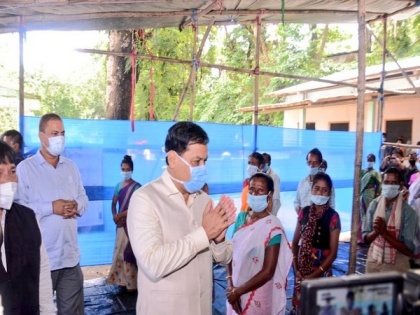 Assam CM visits flood relief camp near Kaziranga | Assam CM visits flood relief camp near Kaziranga
