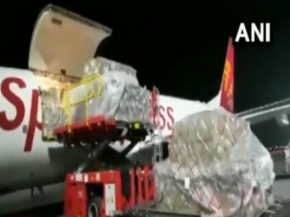 SpiceJet freighter carrying around 10 tons of COVID-19 medical supplies arrives in Kolkata from Shanghai | SpiceJet freighter carrying around 10 tons of COVID-19 medical supplies arrives in Kolkata from Shanghai