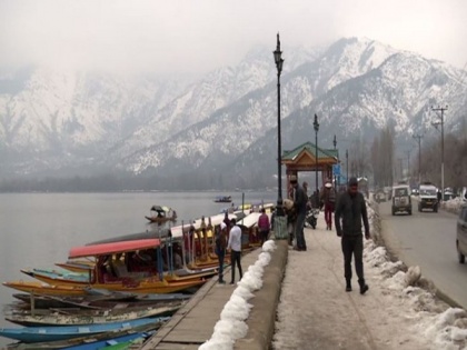 Tourist influx increases in Jammu and Kashmir after snowfall | Tourist influx increases in Jammu and Kashmir after snowfall