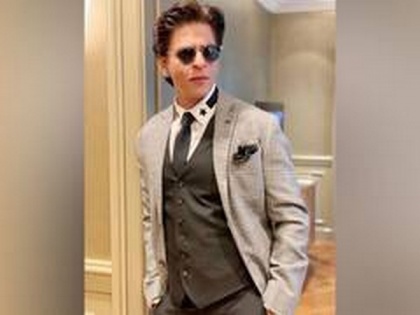 SRK spreads hope, positivity at time of 'immense crisis' | SRK spreads hope, positivity at time of 'immense crisis'