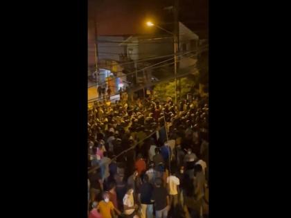 Protests held outside Sri Lankan Prime Minister's residence amid unrest | Protests held outside Sri Lankan Prime Minister's residence amid unrest
