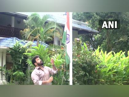 Har Ghar Tiranga: Mohanlal hoists flag at home, see pics | Har Ghar Tiranga: Mohanlal hoists flag at home, see pics