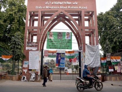 Demonstrators detained after staging anti-CAA protest at Jamia University | Demonstrators detained after staging anti-CAA protest at Jamia University