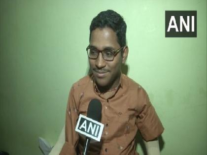 Vadodara boy who lost hands, legs in accident to write class 12 exam using elbow | Vadodara boy who lost hands, legs in accident to write class 12 exam using elbow Vadodara boy who lost hands, legs in accident to write class 12 exam using elbow | Vadodara boy who lost hands, legs in accident to write class 12 exam using elbow