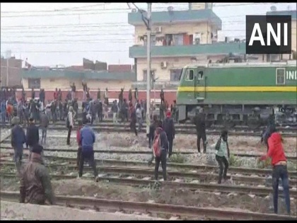 Railway Ministry suspends recruitment exam following protests | Railway Ministry suspends recruitment exam following protests