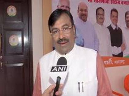 Maharashtra government is 'father of Ghajini': BJP's Sudhir Mungantiwar | Maharashtra government is 'father of Ghajini': BJP's Sudhir Mungantiwar Maharashtra government is 'father of Ghajini': BJP's Sudhir Mungantiwar | Maharashtra government is 'father of Ghajini': BJP's Sudhir Mungantiwar