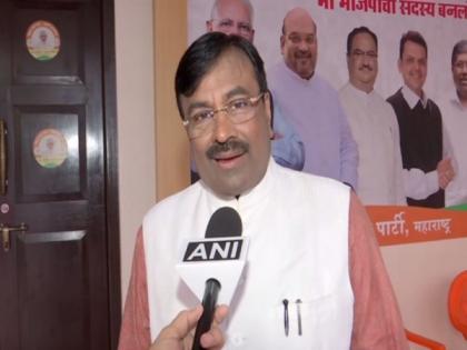 'Only reporting work happened': BJP's Sudhir Mungantiwar takes jibe at Thackeray's meeting with Sonia | 'Only reporting work happened': BJP's Sudhir Mungantiwar takes jibe at Thackeray's meeting with Sonia
