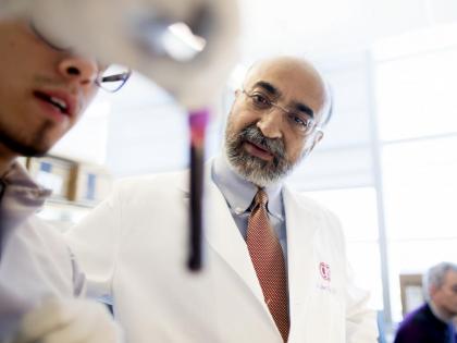 Indian-origin doc Sumeet Chugh spots symptoms before impending cardiac arrest | Indian-origin doc Sumeet Chugh spots symptoms before impending cardiac arrest Indian-origin doc Sumeet Chugh spots symptoms before impending cardiac arrest | Indian-origin doc Sumeet Chugh spots symptoms before impending cardiac arrest