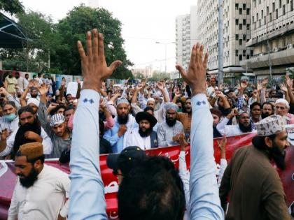 Release of Tehreek-i-Labbaik Pakistan chief not in sight despite removal of group's proscribed status | Release of Tehreek-i-Labbaik Pakistan chief not in sight despite removal of group's proscribed status Release of Tehreek-i-Labbaik Pakistan chief not in sight despite removal of group's proscribed status | Release of Tehreek-i-Labbaik Pakistan chief not in sight despite removal of group's proscribed status