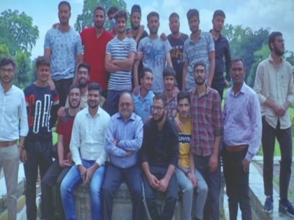 GOC Chinar Corps felicitates Super 30's 68 students, plans to take at least 20 girls for next batch | GOC Chinar Corps felicitates Super 30's 68 students, plans to take at least 20 girls for next batch