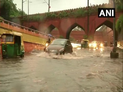 Rains lash Delhi, waterlogging reported from several areas | Rains lash Delhi, waterlogging reported from several areas