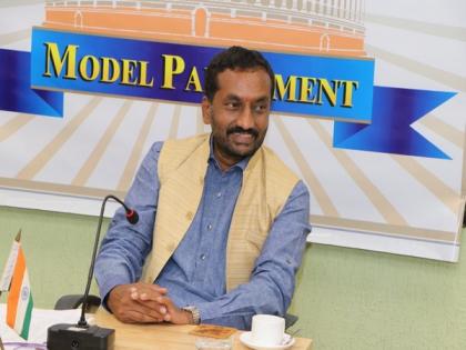 KCR doesn't respect Constitution of India, wants to write his own: BJP MLA Raghunandan Rao | KCR doesn't respect Constitution of India, wants to write his own: BJP MLA Raghunandan Rao KCR doesn't respect Constitution of India, wants to write his own: BJP MLA Raghunandan Rao | KCR doesn't respect Constitution of India, wants to write his own: BJP MLA Raghunandan Rao