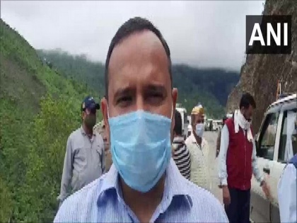 Uttarakhand: Traffic disruption at Tanakpur-Pithoragarh highway due to landslide | Uttarakhand: Traffic disruption at Tanakpur-Pithoragarh highway due to landslide