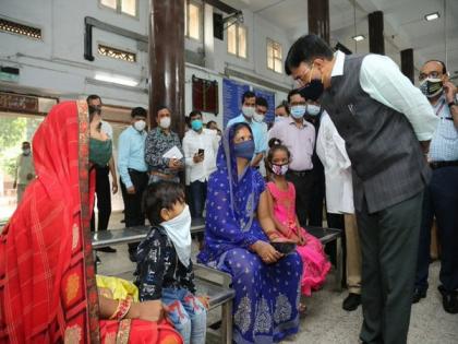 Mansukh Mandaviya visits RML hospital in Delhi | Mansukh Mandaviya visits RML hospital in Delhi Mansukh Mandaviya visits RML hospital in Delhi | Mansukh Mandaviya visits RML hospital in Delhi