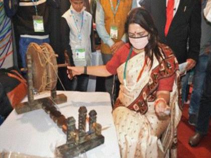 Union Minister Meenakshi Lekhi visits Khadi Pavilion at IITF | Union Minister Meenakshi Lekhi visits Khadi Pavilion at IITF Union Minister Meenakshi Lekhi visits Khadi Pavilion at IITF | Union Minister Meenakshi Lekhi visits Khadi Pavilion at IITF