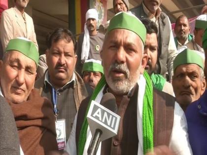 Tikait takes dig at Opposition parties over farmers' ongoing agitation | Tikait takes dig at Opposition parties over farmers' ongoing agitation Tikait takes dig at Opposition parties over farmers' ongoing agitation | Tikait takes dig at Opposition parties over farmers' ongoing agitation