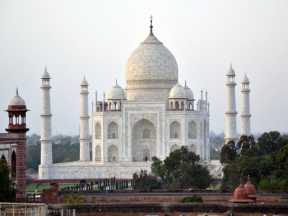 Taj Mahal, other monuments to not reopen as Agra sees surge in COVID-19 cases | Taj Mahal, other monuments to not reopen as Agra sees surge in COVID-19 cases