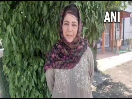 Mehbooba Mufti says she is under house arrest in JK | Mehbooba Mufti says she is under house arrest in JK