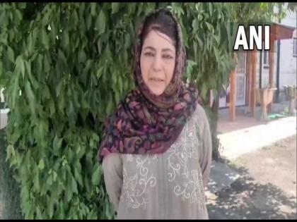Mehbooba Mufti says she is under house arrest in JK | Mehbooba Mufti says she is under house arrest in JK Mehbooba Mufti says she is under house arrest in JK | Mehbooba Mufti says she is under house arrest in JK