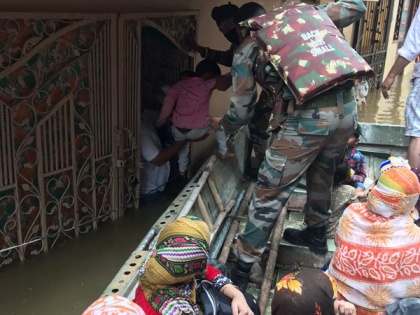 Army joins Telangana govt with flood relief, rescue columns in Hyderabad | Army joins Telangana govt with flood relief, rescue columns in Hyderabad