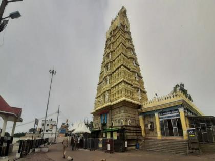 Sri Chamundeshwari Temple in Mysuru opened for special prayers today | Sri Chamundeshwari Temple in Mysuru opened for special prayers today