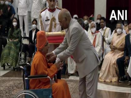 Sachidanand Swami receives Padma Bhushan for his work in literature and education | Sachidanand Swami receives Padma Bhushan for his work in literature and education Sachidanand Swami receives Padma Bhushan for his work in literature and education | Sachidanand Swami receives Padma Bhushan for his work in literature and education