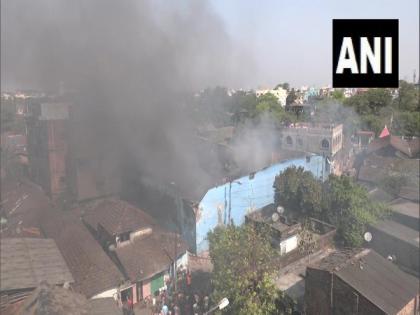 Billows of smoke still emerge from godown where massive fire broke out in Kolkata's Tangra area | Billows of smoke still emerge from godown where massive fire broke out in Kolkata's Tangra area