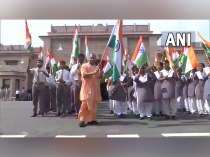 UP CM Yogi Adityanath flags off 'Har Ghar Tiranga' campaign in Lucknow | UP CM Yogi Adityanath flags off 'Har Ghar Tiranga' campaign in Lucknow