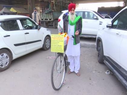 Uttarakhand resident cycles barefoot to Amritsar as tribute to farmers who died during protest | Uttarakhand resident cycles barefoot to Amritsar as tribute to farmers who died during protest Uttarakhand resident cycles barefoot to Amritsar as tribute to farmers who died during protest | Uttarakhand resident cycles barefoot to Amritsar as tribute to farmers who died during protest