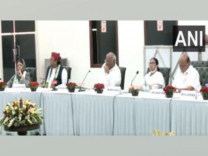 Presidential Polls: Opposition leaders attend Mamata Banerjee-led meeting | Presidential Polls: Opposition leaders attend Mamata Banerjee-led meeting