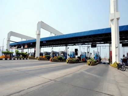 COVID-19 lockdown: MoRTH advises NHAI to follow MHA guidelines on toll plaza ops | COVID-19 lockdown: MoRTH advises NHAI to follow MHA guidelines on toll plaza ops