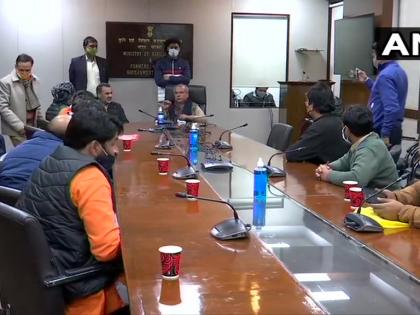 Farmers' delegation from UP meet Tomar, show support for farm laws | Farmers' delegation from UP meet Tomar, show support for farm laws Farmers' delegation from UP meet Tomar, show support for farm laws | Farmers' delegation from UP meet Tomar, show support for farm laws