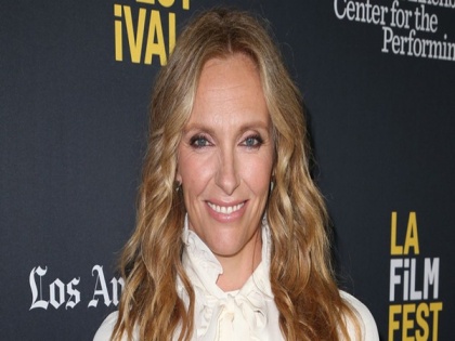 Toni Collette set to make feature directorial debut with 'Writers and Lovers' | Toni Collette set to make feature directorial debut with 'Writers and Lovers'