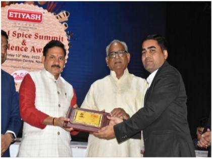Entrepreneur Yogesh Joshi felicitated with Spice Icon of the Year Award | Entrepreneur Yogesh Joshi felicitated with Spice Icon of the Year Award