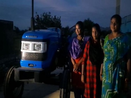 Sonu Sood gifts tractor to Chittoor farmer after video of girls pulling plough goes viral | Sonu Sood gifts tractor to Chittoor farmer after video of girls pulling plough goes viral
