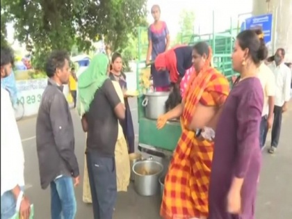 Over 300 needy distributed food by Transgender community on Ganesh Chaturthi in Andhra Pradesh | Over 300 needy distributed food by Transgender community on Ganesh Chaturthi in Andhra Pradesh