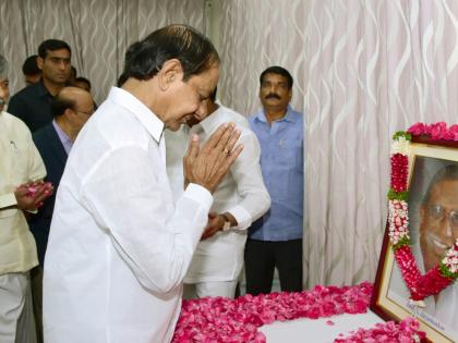 Telangana pays rich tributes to Jayashankar | Telangana pays rich tributes to Jayashankar Telangana pays rich tributes to Jayashankar | Telangana pays rich tributes to Jayashankar