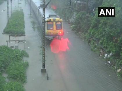 Continued to run services despite heavy rains: Central Railway | Continued to run services despite heavy rains: Central Railway