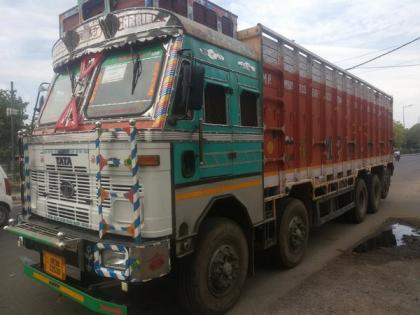 Delhi Police intercept truck trafficking 37 labourers to Haryana | Delhi Police intercept truck trafficking 37 labourers to Haryana Delhi Police intercept truck trafficking 37 labourers to Haryana | Delhi Police intercept truck trafficking 37 labourers to Haryana