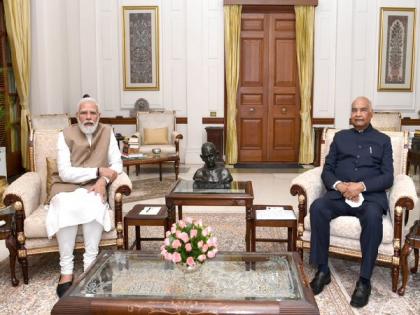 PM Modi calls on President Ram Nath Kovind at Rashtrapati Bhavan | PM Modi calls on President Ram Nath Kovind at Rashtrapati Bhavan