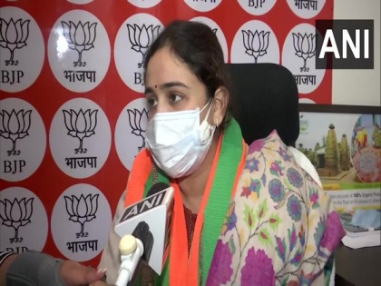 BJP's blow to Yadav clan, aims to break dynastic politics with Aparna joining its ranks | BJP's blow to Yadav clan, aims to break dynastic politics with Aparna joining its ranks