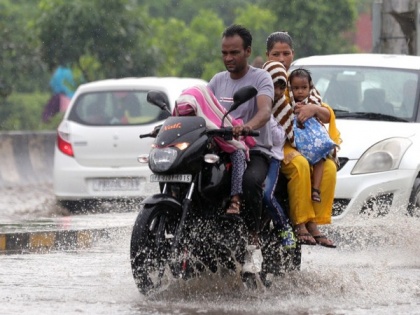 IMD issues orange alert, warns of heavy rainfall in Delhi | IMD issues orange alert, warns of heavy rainfall in Delhi