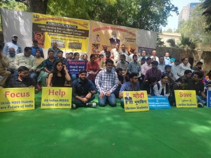 Parents of Ukraine-returned MBBS students seek help from Centre to accommodate students in Indian colleges | Parents of Ukraine-returned MBBS students seek help from Centre to accommodate students in Indian colleges